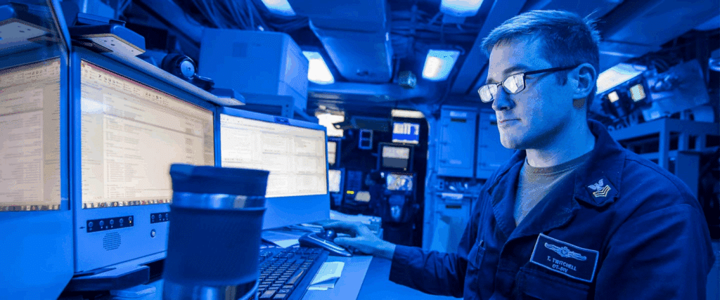 Uno specialista di intellience dell'US Navy.