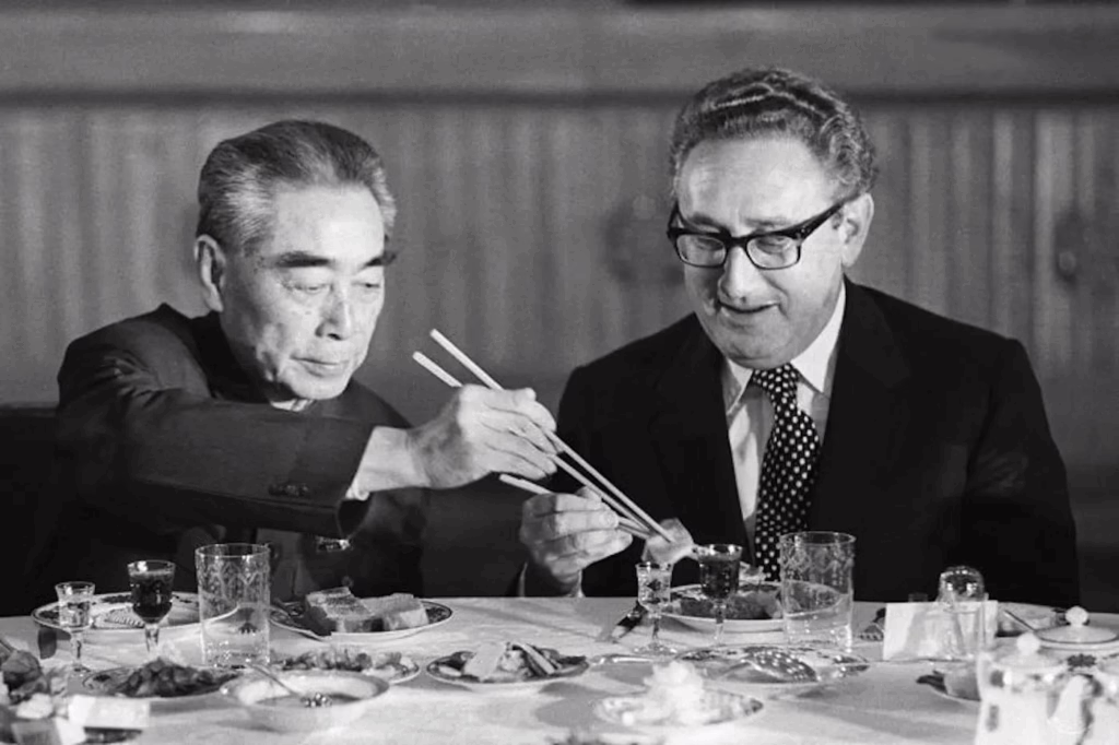 Henry Kissinger nel 1971 durante la sua visita in Estremo Oriente.