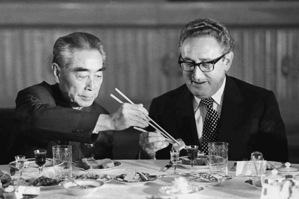 Henry Kissinger nel 1971 durante la sua visita in Estremo Oriente.