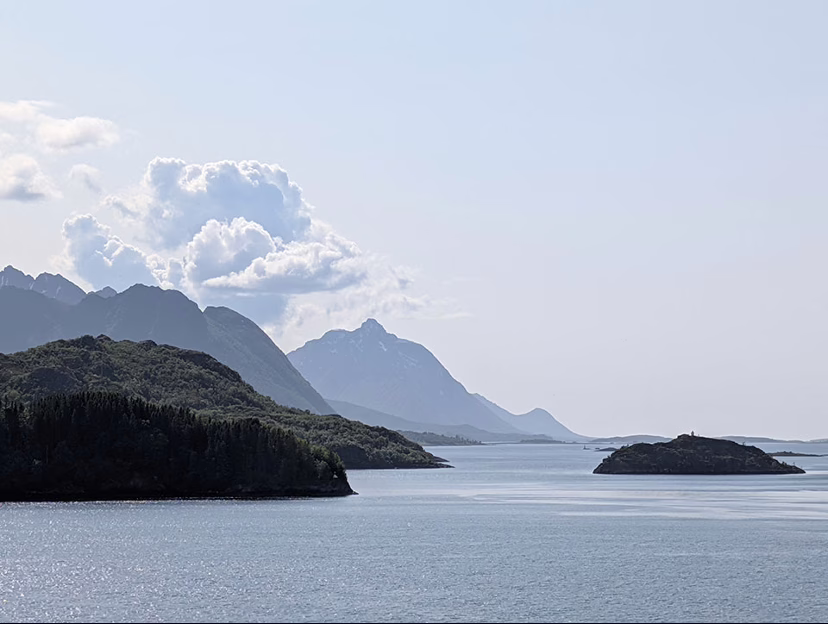 La costa delle Lofoten, vicino ad Hanøy.