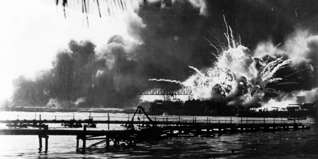 L'attacco giapponese a Pearl Harbour, 7 dicembre 1941.