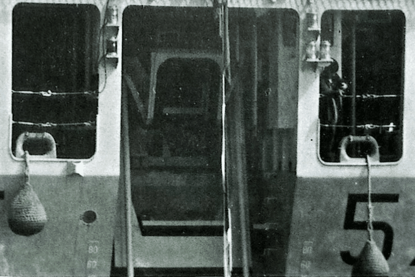 La poppa della F 571 GRECALE con in primo piano il vano ospitante il pesce del sonar a profondità variabile.