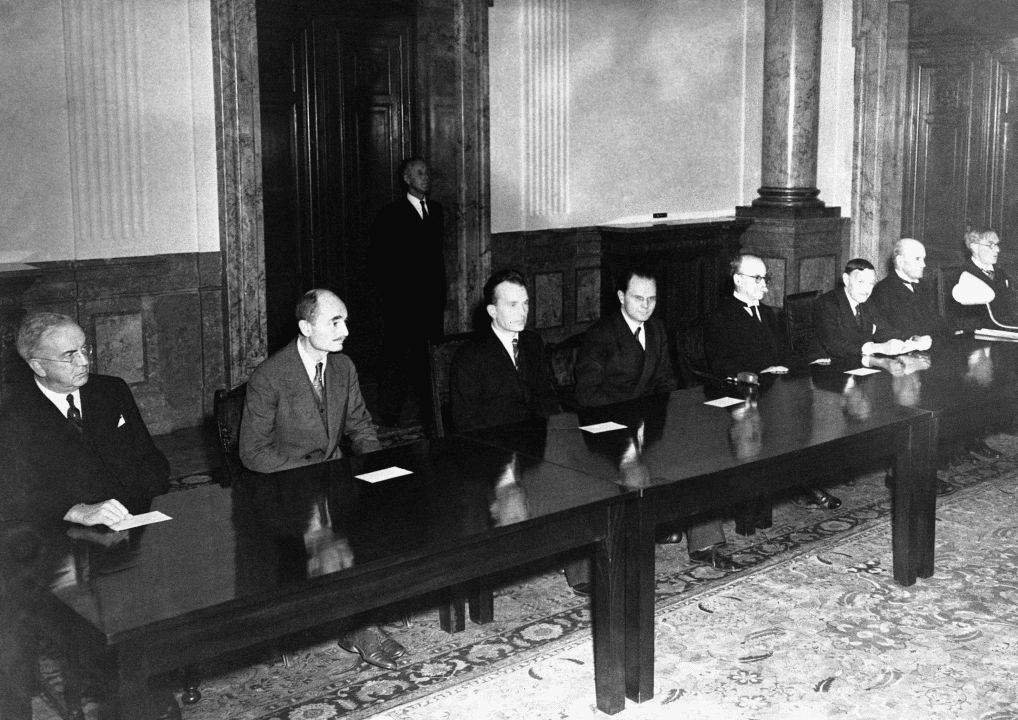 Alcuni membri della giuria già citati ed altri comunque protagonisti del processo.