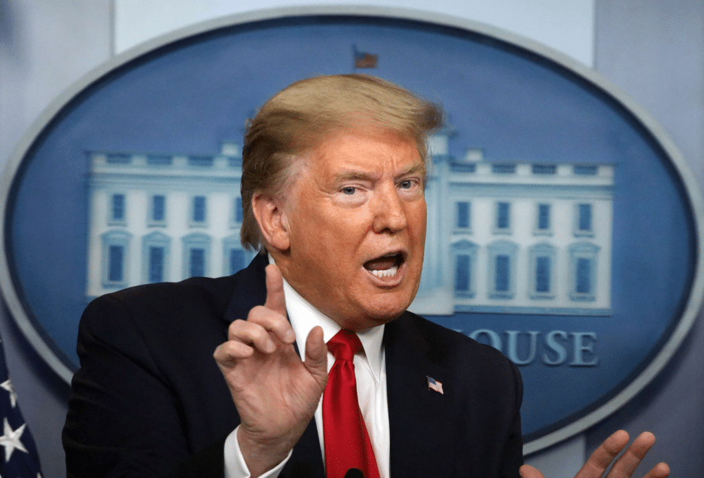 L'America di Trump: il Presidente durante una dichiarazione alla Casa Bianca.