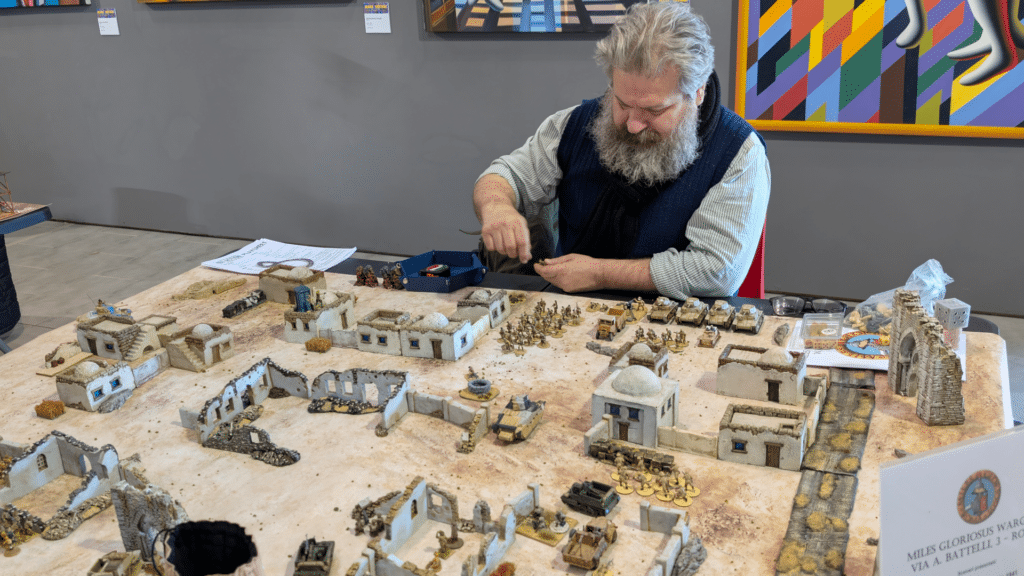 StoriCon 2026, la preparazione di un tavolo.