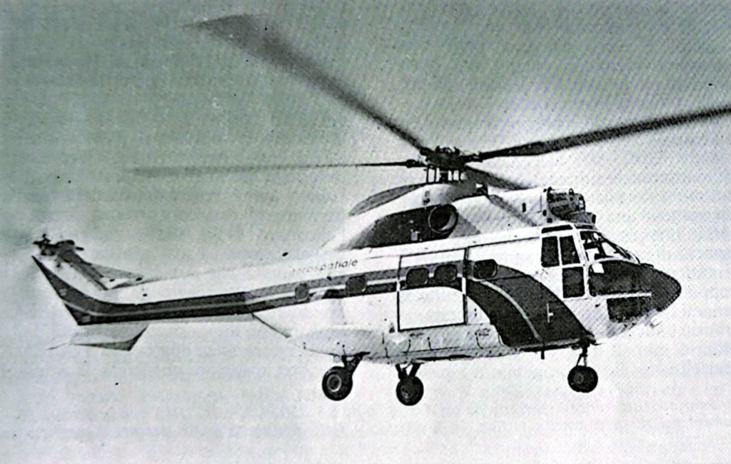 L'Aerospatiale AS232 SUPER PUMA è una versione allungata del PUMA normale con due turbine Turbomeca MAKILA 1A con prestazioni d'esercizio di 1.309 kW (1.755 SHP) e può imbarcare 20 uomini.