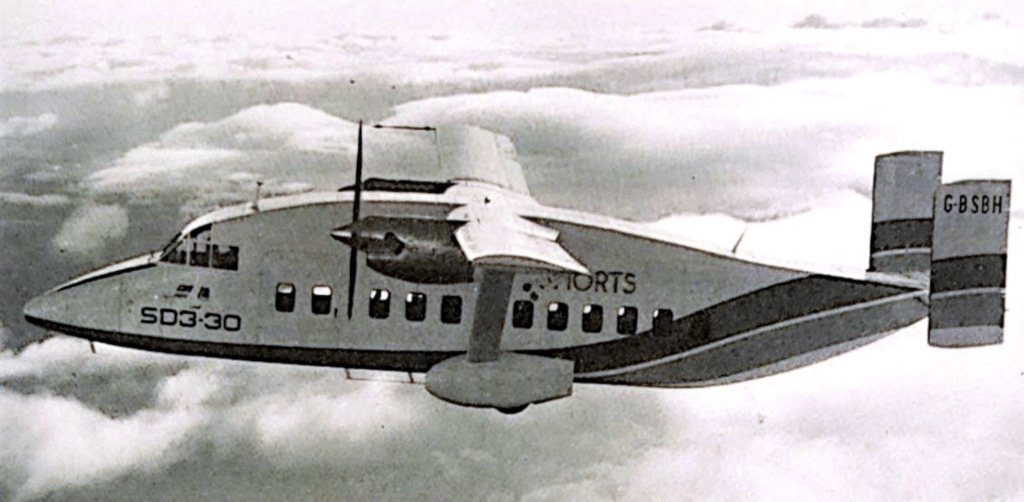 Il trasporto Short 330 SHERPA. La versione militare, l'UTT (Utility Tactical Transport) non avrà il portello poppiero per il carico come lo SHERPA e sarà impiegato per numerosi tipi di missioni.