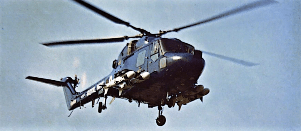 un LINX equipaggiato con il sistema speciale di guida per il SEA SKUA. Esso imbarca quattro SEA SKUA ASM.