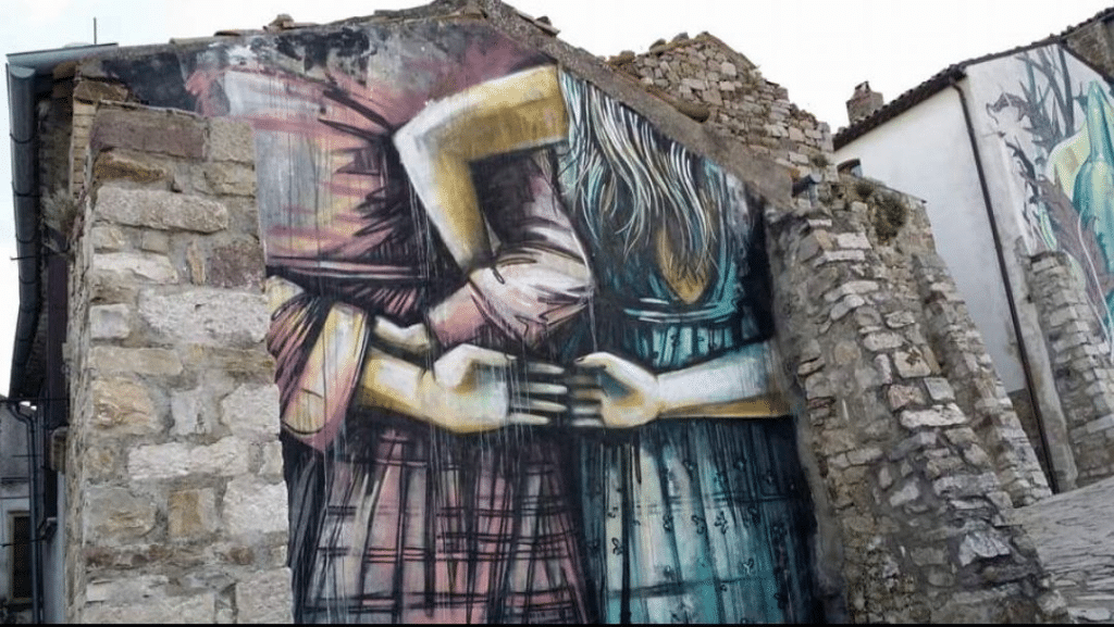 Uno dei numerosi murales di Civitacampomarano.