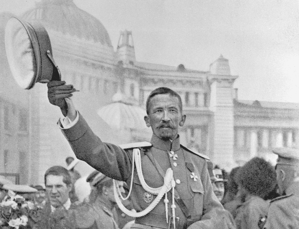 Kornilov nel 1917 a Mosca.