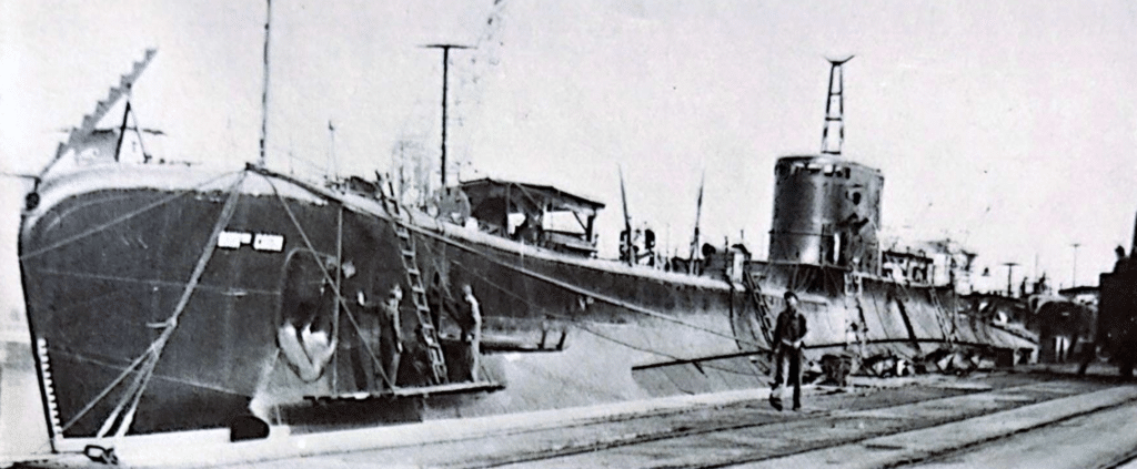 Il CAGNI in allestimento, 18/10/1940. Notare la torretta originale.