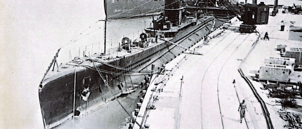 Il CARACCIOLO subito dopo la consegna alla Regia Marina nel giugno del 1941.