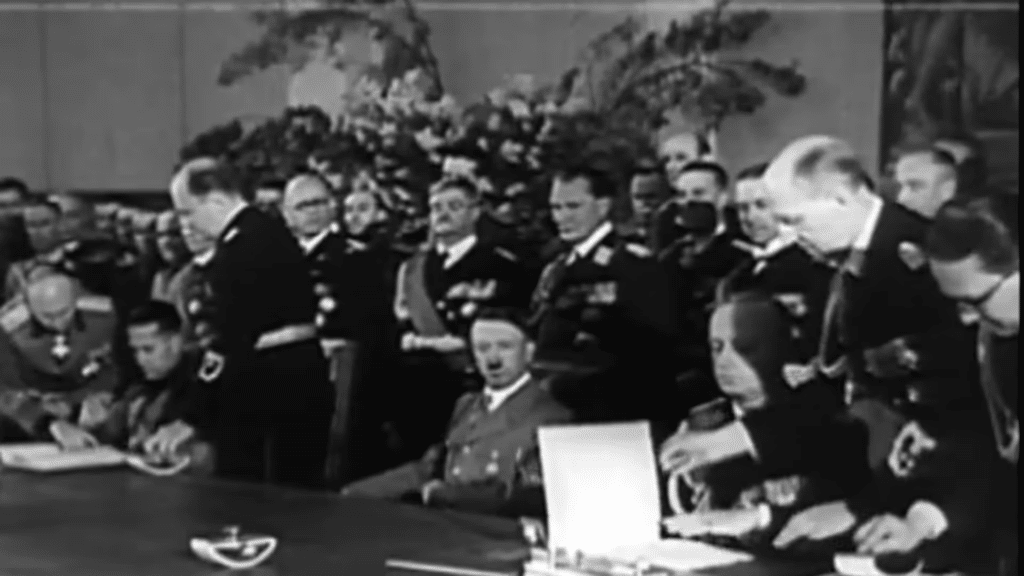 La firma del Patto d'Acciaio a Berlino, 22 maggio 1939.