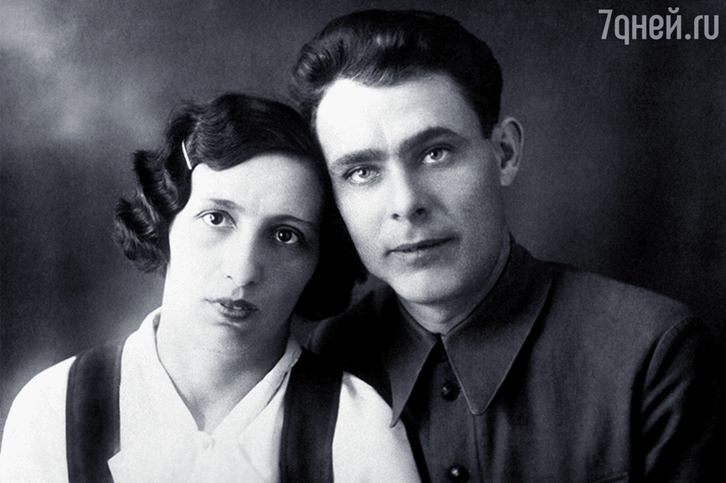 Leonit e Victoria Brezhnev nel 1935 (dall'archivio fotografico di musaelian.ru).