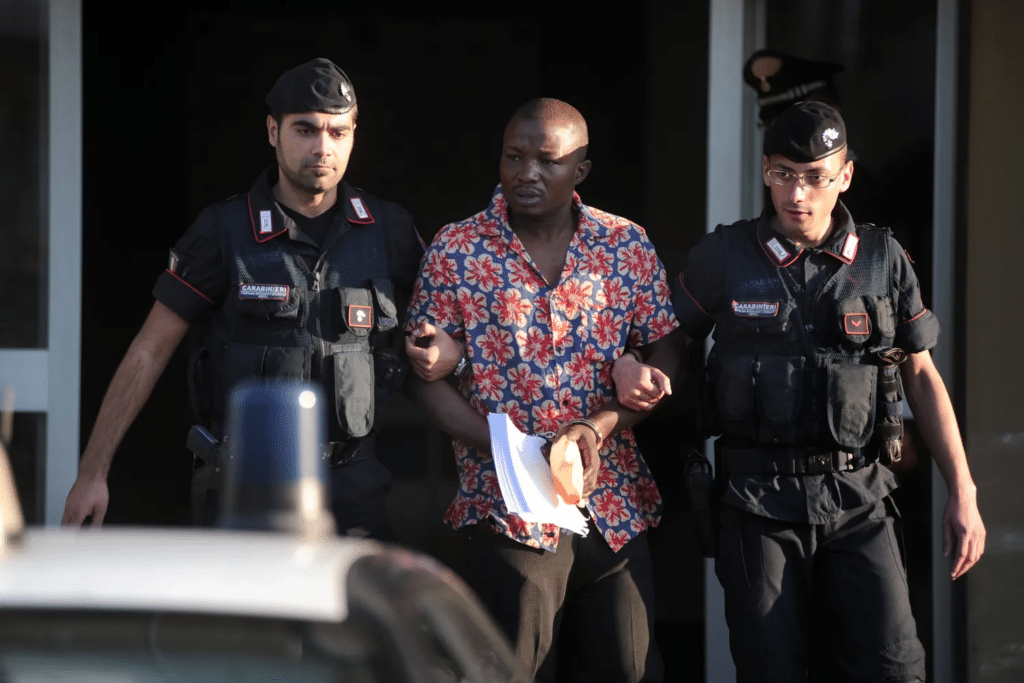 Blitz della polizia a Catania nei confronti della confraternita cultista dei Maphite organizzazione criminale transnazionale, con sede in Nigeria e basi nei paesi europei e in diverse regioni italiane (luglio 2020).