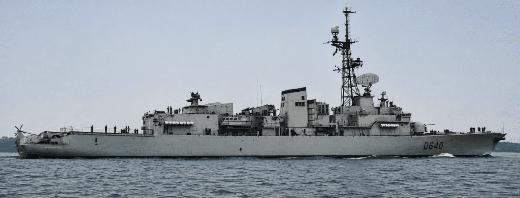 La fregata Type C70, GEORGES LEYGUES (D 640) della Marine Nationale. Quattro unità di questo tipo sono già in servizio, mentre altre tre sono state ordinate. L'armamento principale comprende IV Aerospatiale mm 38 EXOCET SSM, con un solo sistema CROTALE, 1 cannone Mle 68 da 100 mm per la difesa antiaerea e il WG 13 LYNX per operazioni ASW.