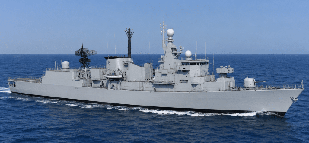 L’HNLMS KORTENAER (F 807) è la prima unità di una classe di 14 che entreranno in servizio con la Koninklijke Marine. Secondo l’accordo di collaborazione del 1975 tra i governi della Germania Federale e l’Olanda, lo scafo e una gran parte della sistemazione interna della KORTENAER è stato adottato dai tedeschi per la Type 122 classe BREMEN.