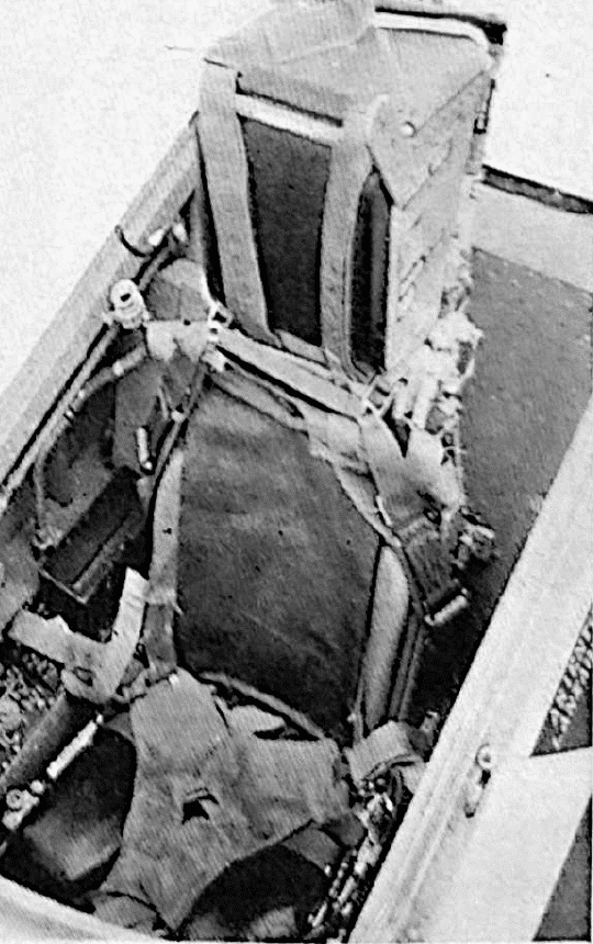 Seggiolino eiettabile Martin Baker installato nel cockpit del CASA C-101