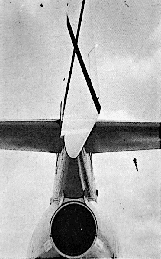 Vista posteriore dello scarico del turbofan Garrett TFE-731-3 del CASA C-101