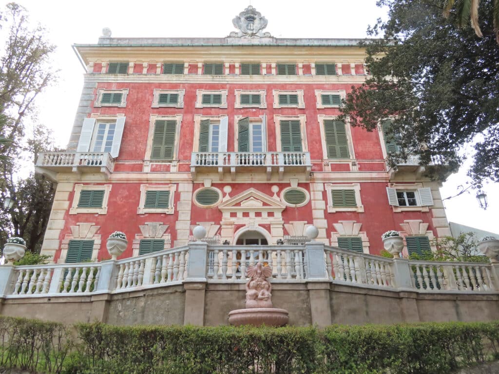 Facciata a mare di Villa Durazzo a Santa Margherita Ligure.