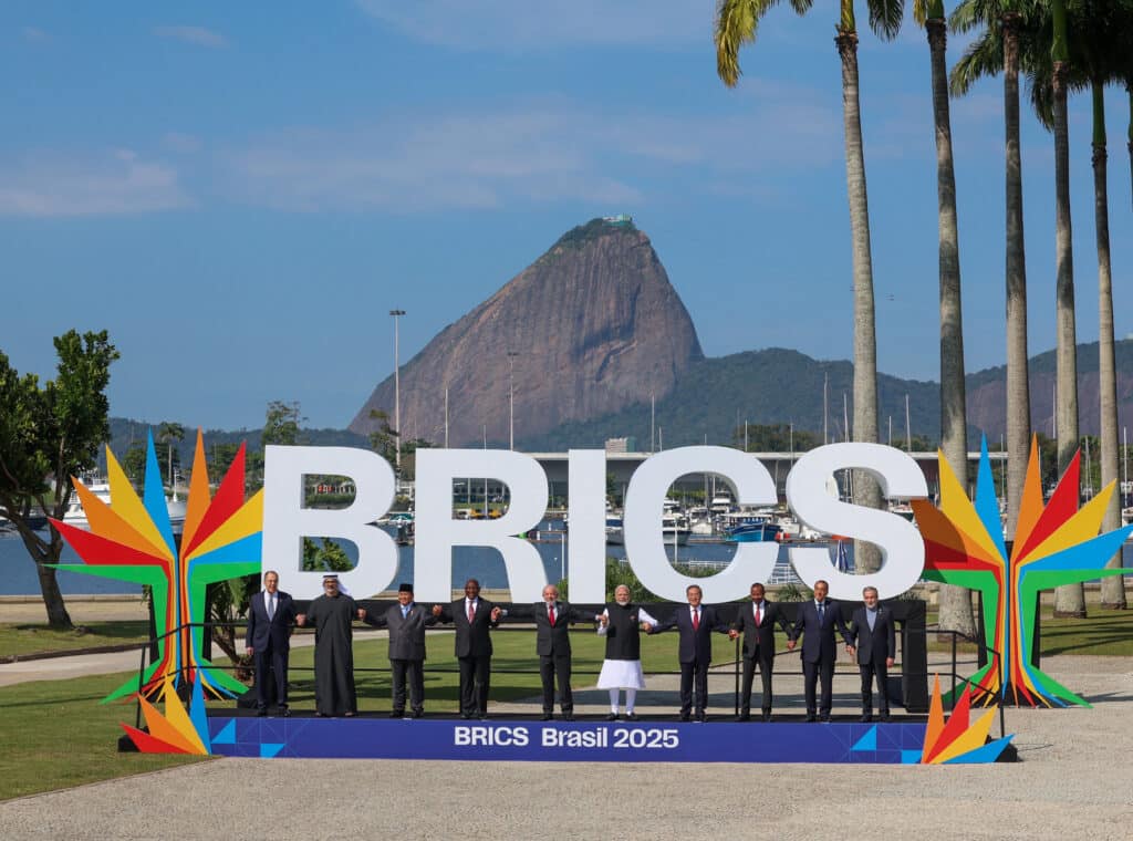 Rappresentanti dei Paesi BRICS in posa a Rio de Janeiro nel luglio 2025