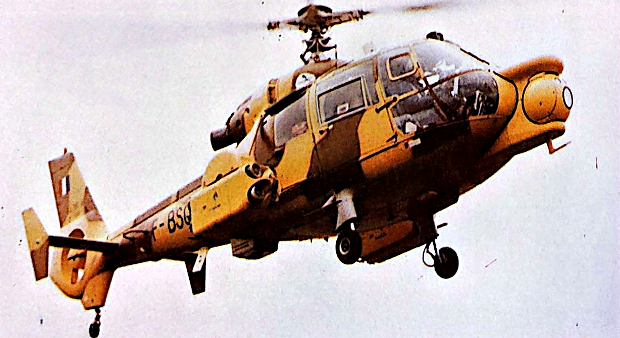 Aerospatiale SA 361 Dauphin con lanciatori HOT.