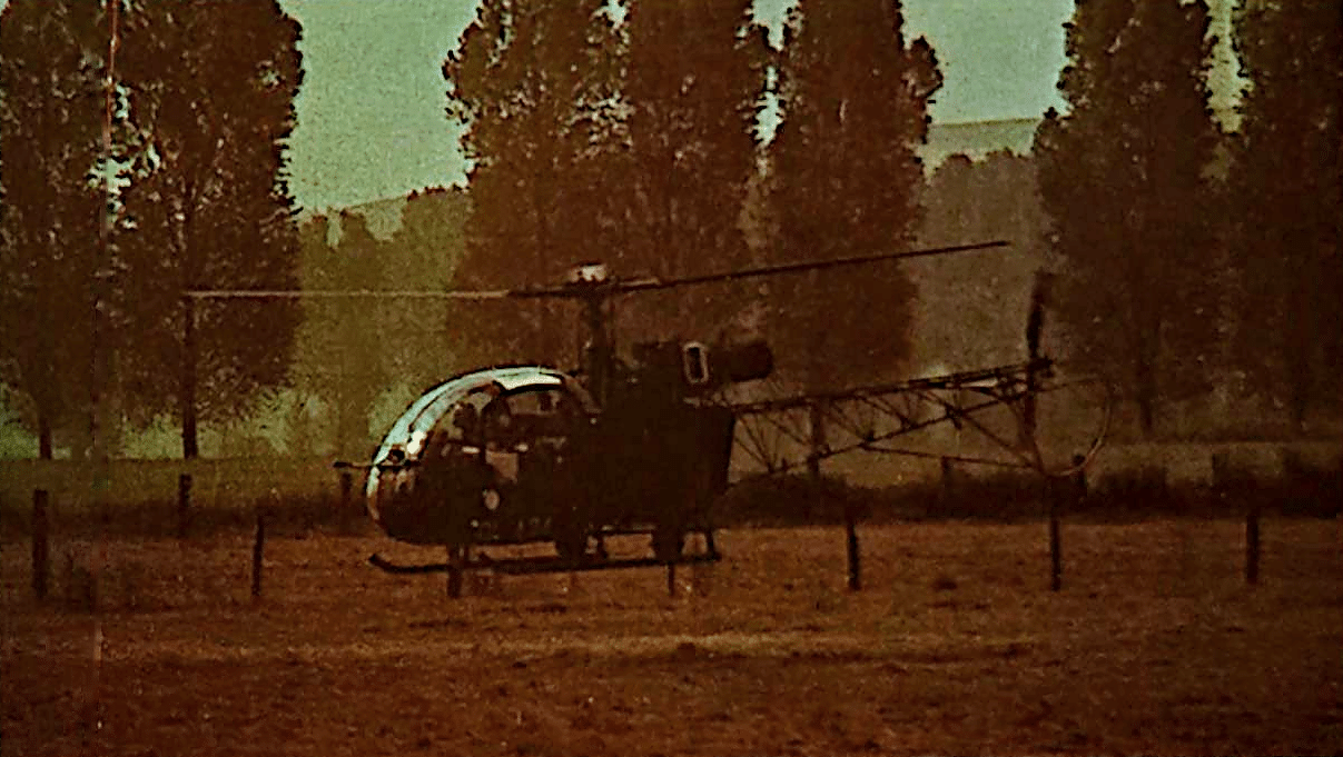 Aerospatiale SA 318C Alouette II in volo.