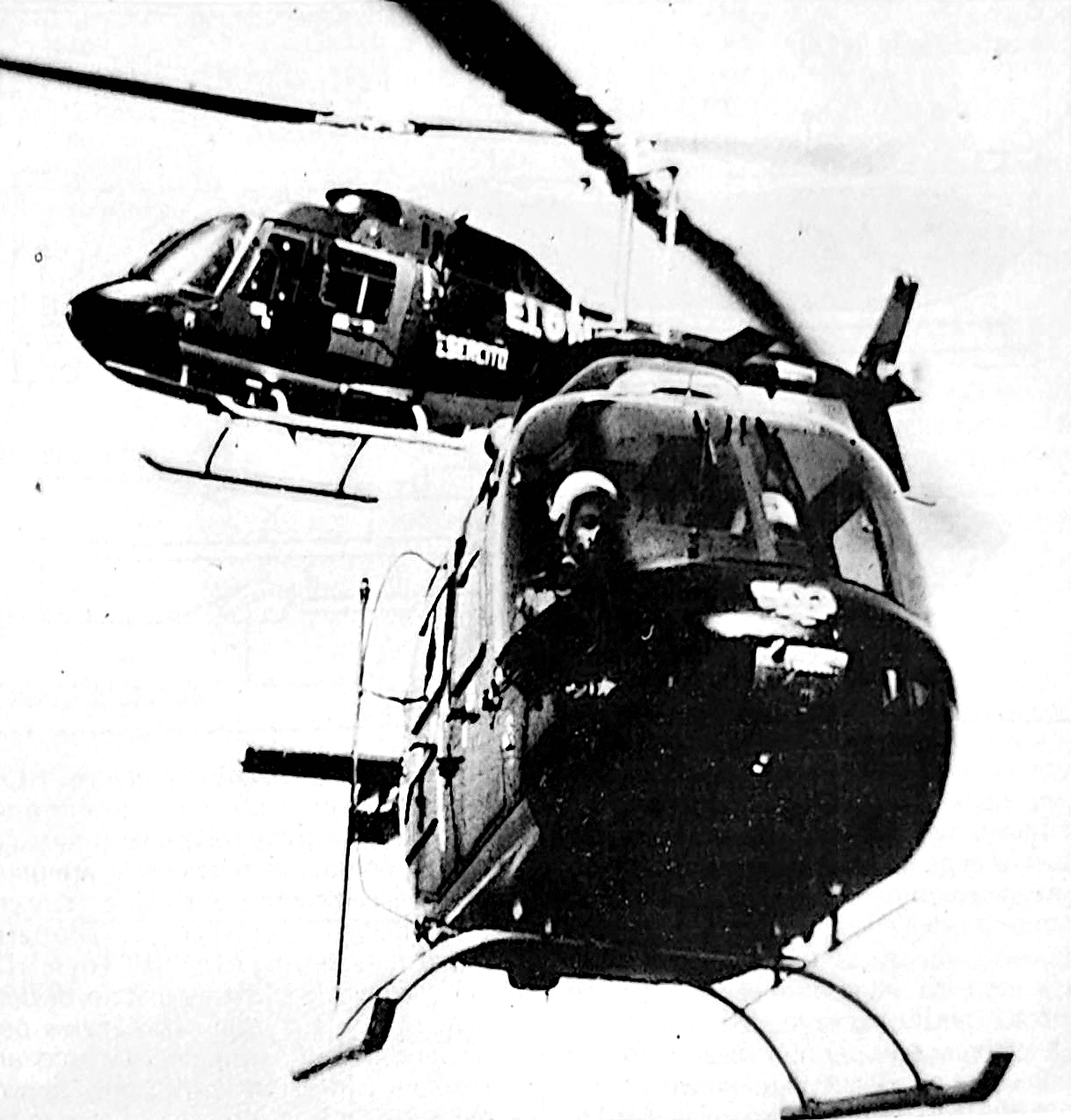Agusta-Bell 206B-1 dell'Esercito Italiano in volo.