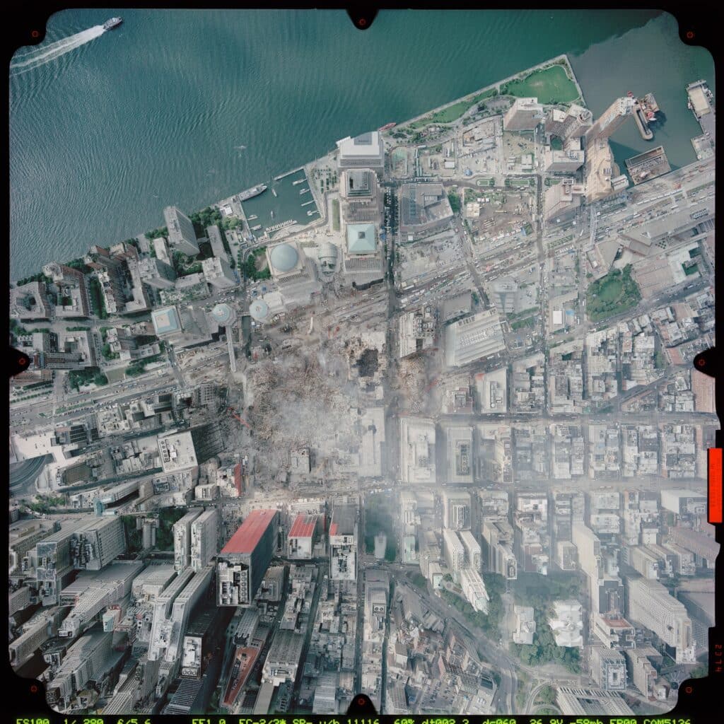 Veduta aerea dell’area del World Trade Center a New York dopo gli attentati del 2001